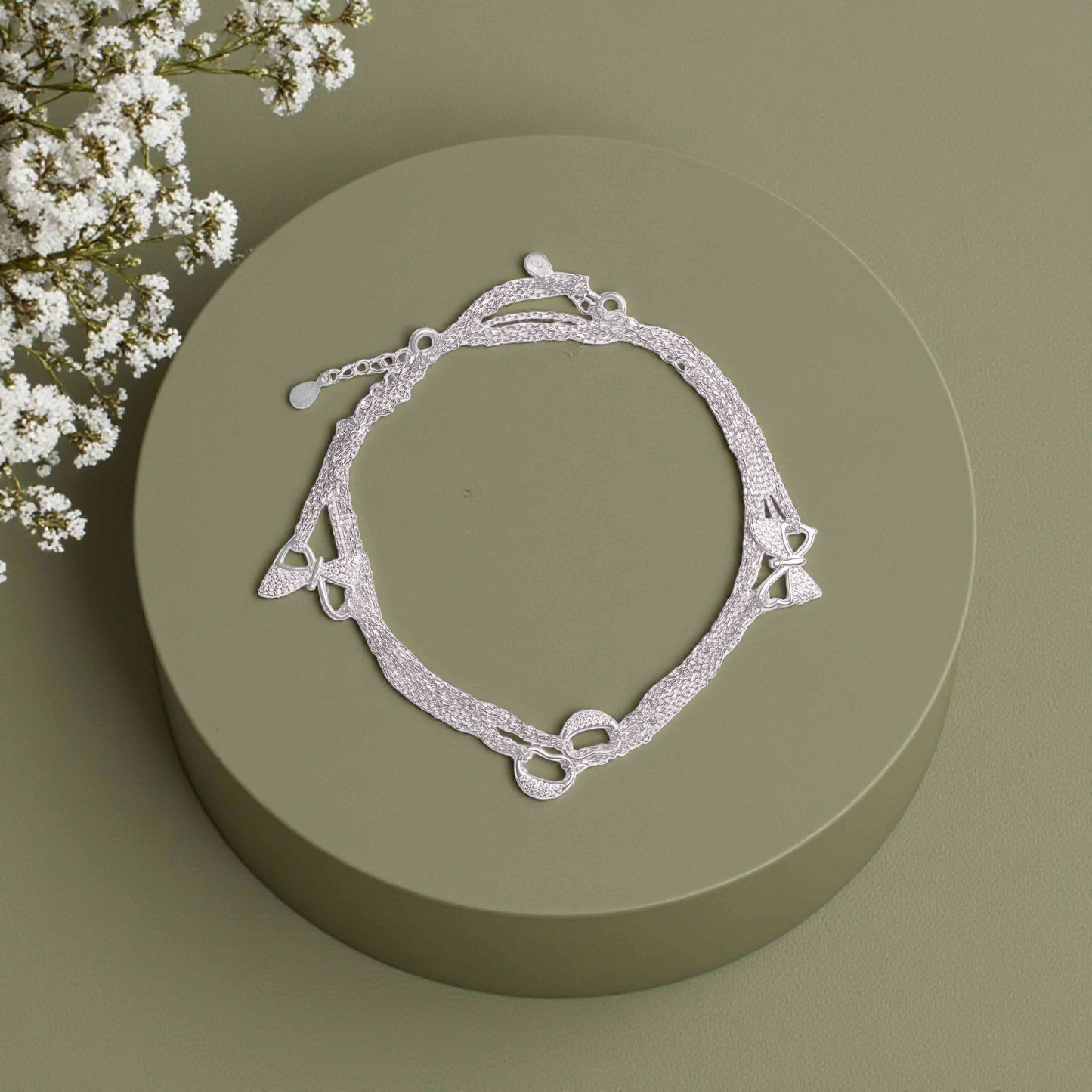 The Bow Sparkle Silver Payal